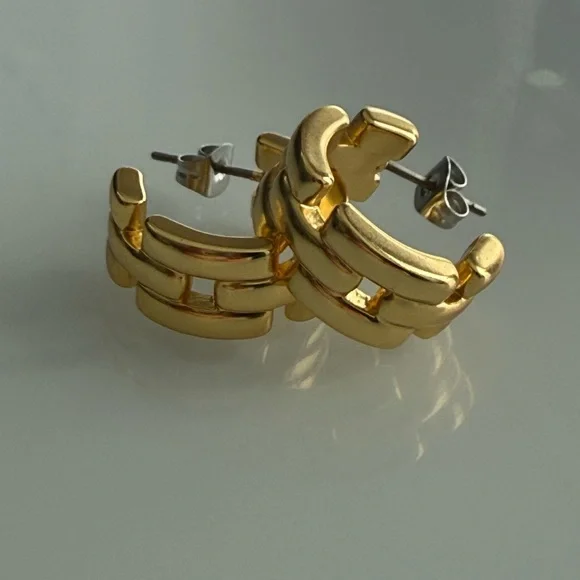 Madewell Chunky Gold Earrings - Picture 2 of 4